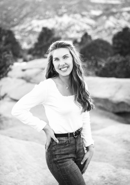 Kinley Coe – Black and White Kinley Coe
